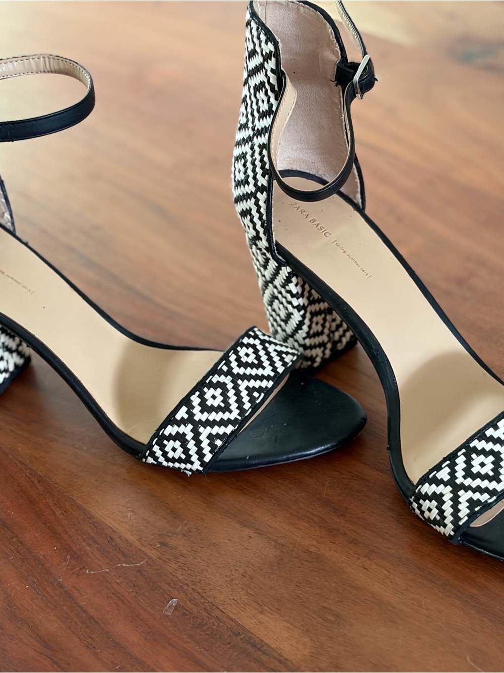 Zara Black & White Patterned Block Heel Sandals size 11